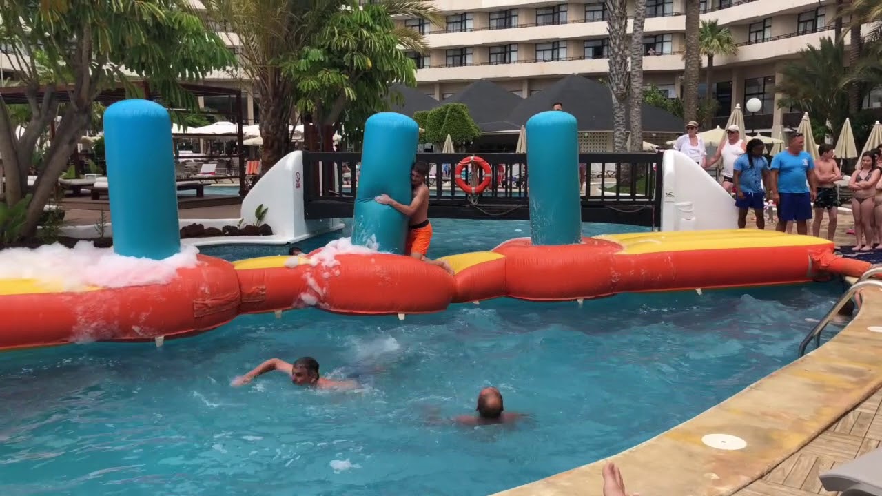 Fun Games am Pool vom Q10 Conquistador
